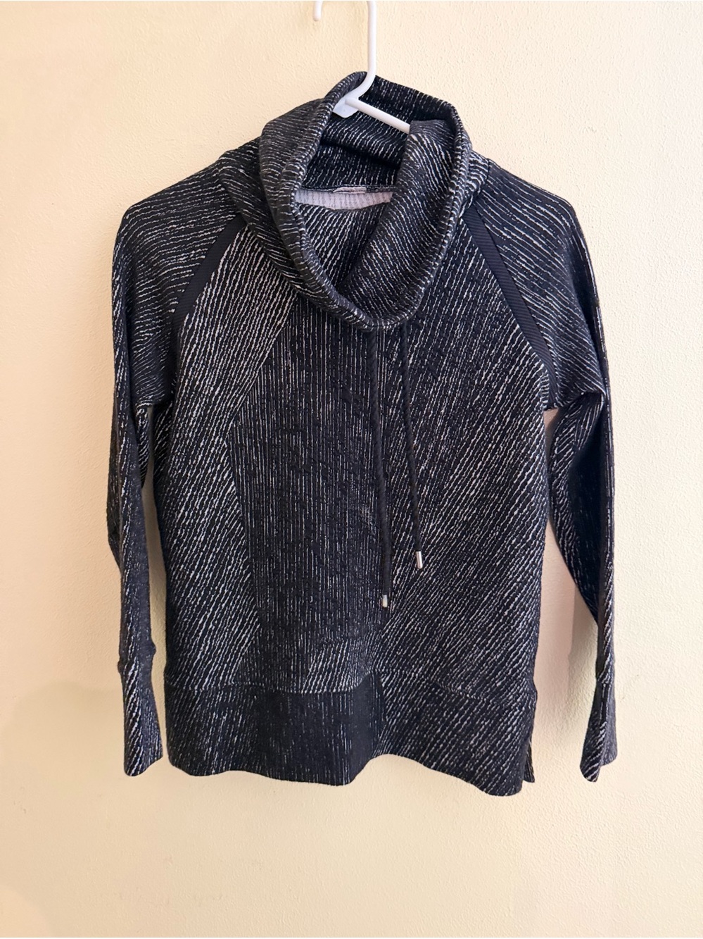 Victoria’s Secret Women’s XS Cowl Neck Pullover Black Gray Marled Sweatshirt